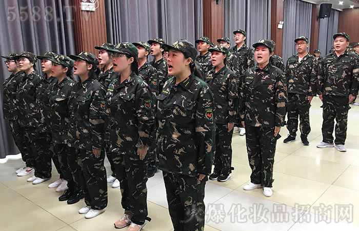 一榮俱榮、一損俱損;一個團(tuán)隊的榮譽(yù)是需要每一個人都用心負(fù)責(zé)參與完成的! 一榮俱榮、一損俱損;一個團(tuán)隊的榮譽(yù)是需要每一個人都用心負(fù)責(zé)參與完成的!