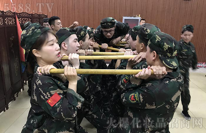 一榮俱榮、一損俱損;一個團(tuán)隊的榮譽(yù)是需要每一個人都用心負(fù)責(zé)參與完成的! 一榮俱榮、一損俱損;一個團(tuán)隊的榮譽(yù)是需要每一個人都用心負(fù)責(zé)參與完成的!